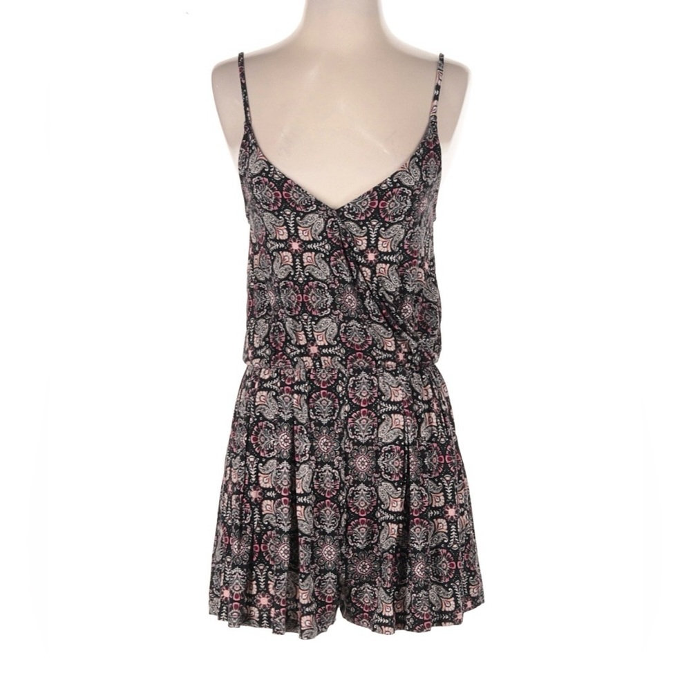 Garage Surplice Wrap Shorts Romper Women’s Size Small
